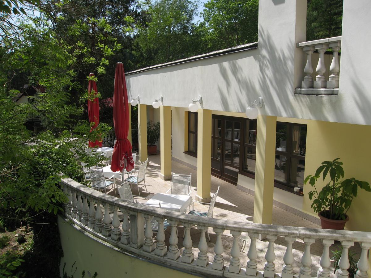 Penzion Lazensky Dum Buchlovice Exterior photo